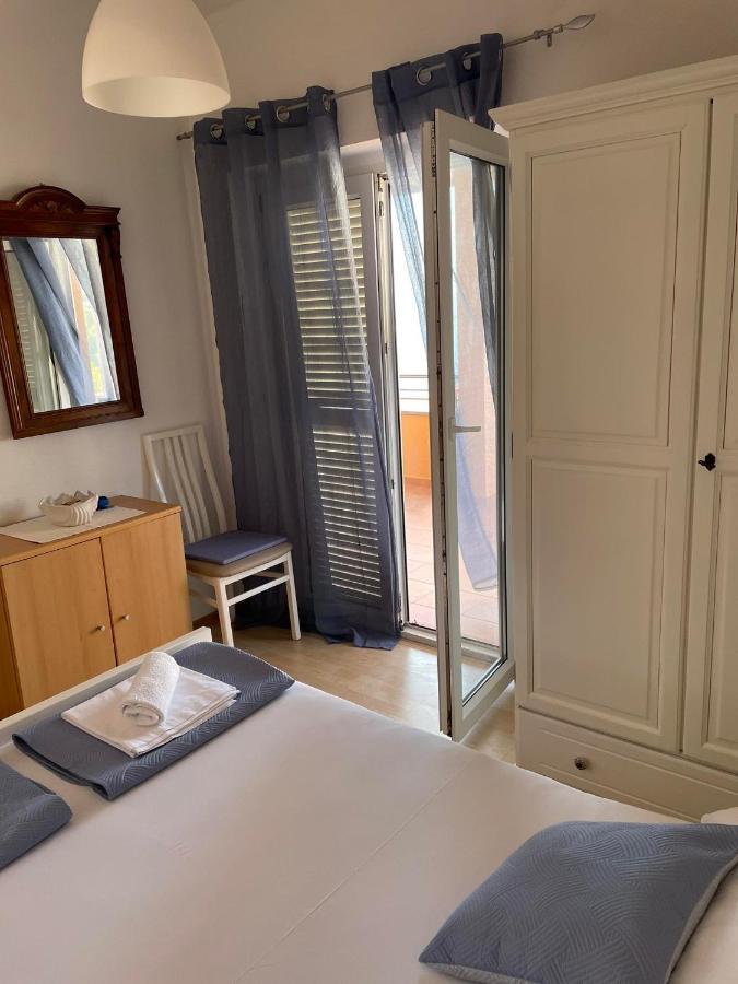 Apartman Emilija Вінішчє Екстер'єр фото